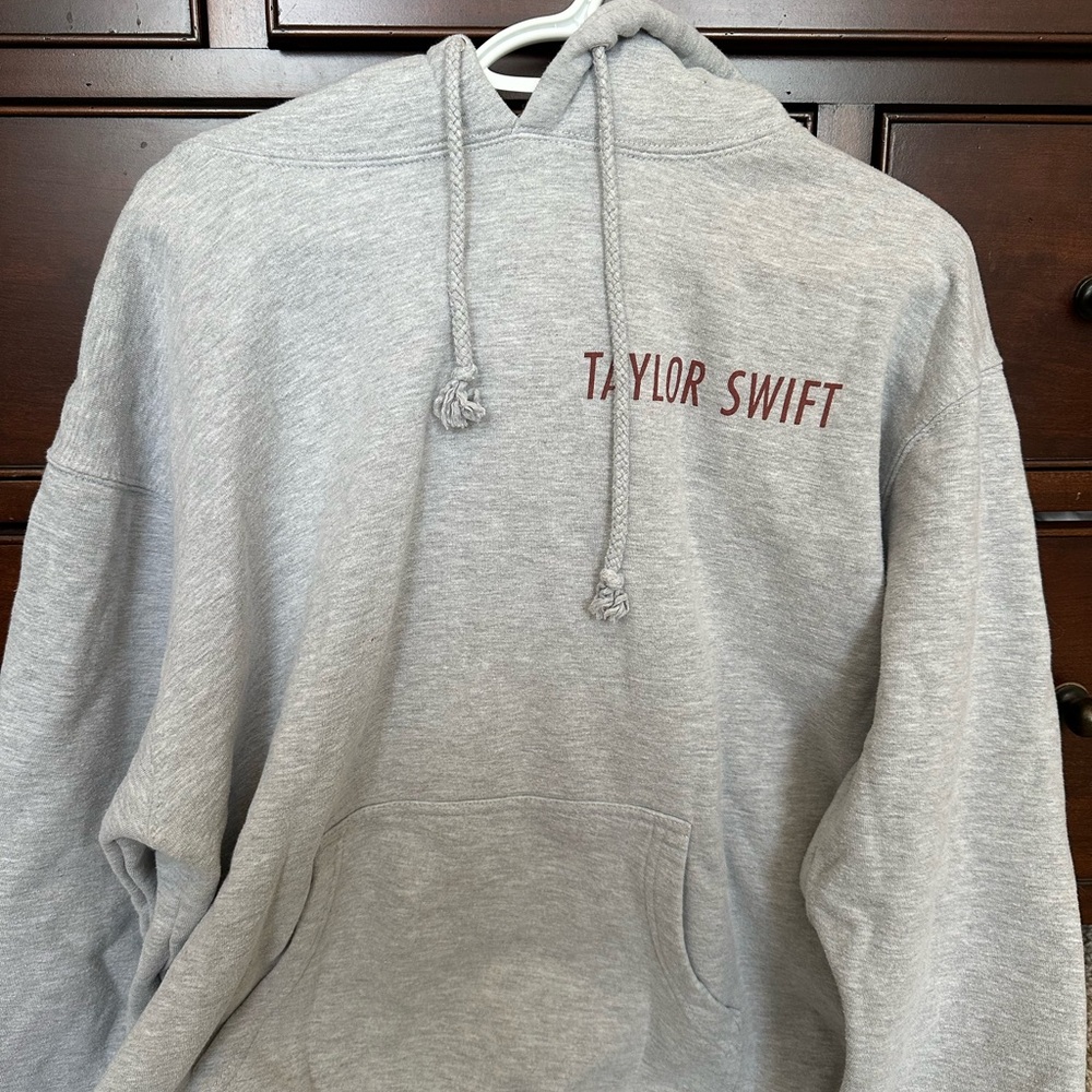 !!LIKE NEW!! Taylor Swift “Red” era hoodie